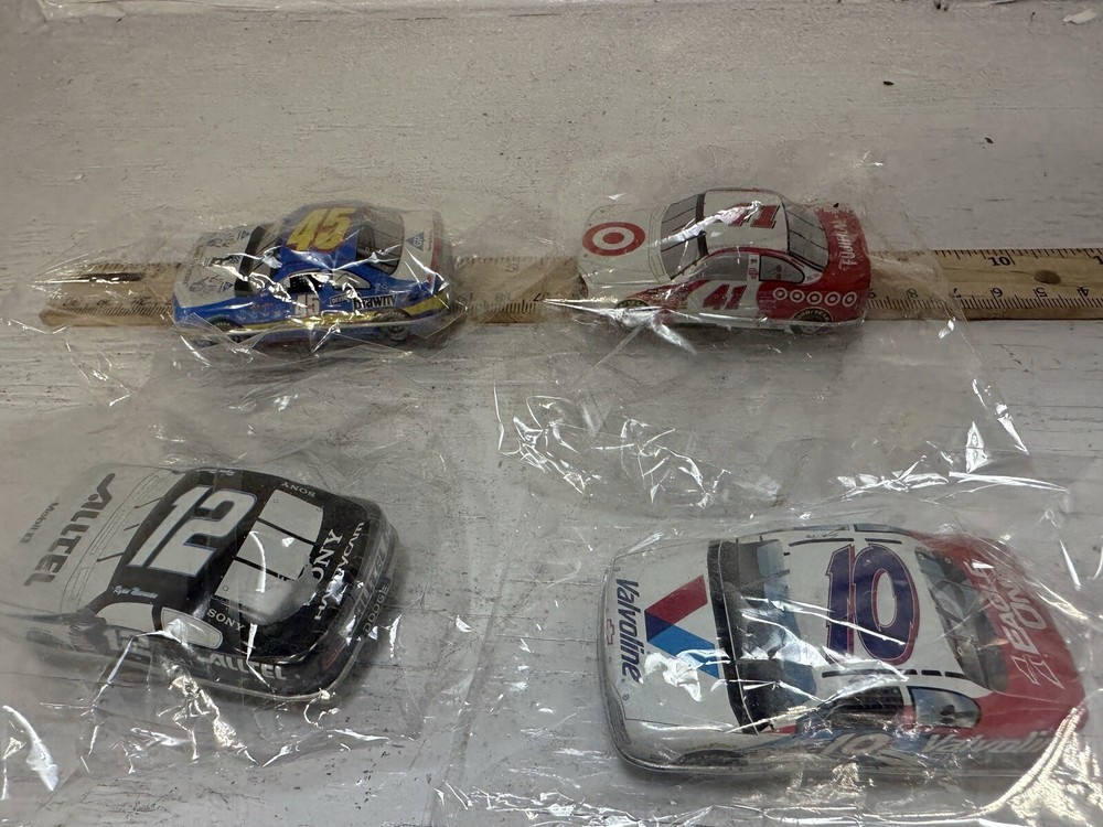 4 Cars 2004 NASCAR Peppermints Collectors 1st Edition Sealed Tin