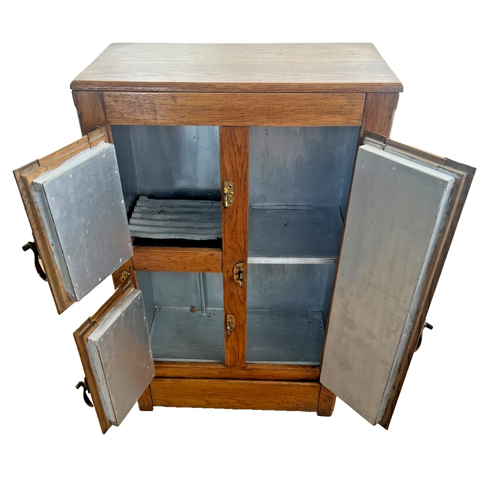 Antigua caja de hielo tres gabinetes de almacenamiento roble latón difícil de encontrar tamaño pequeño Foto 3 de 4