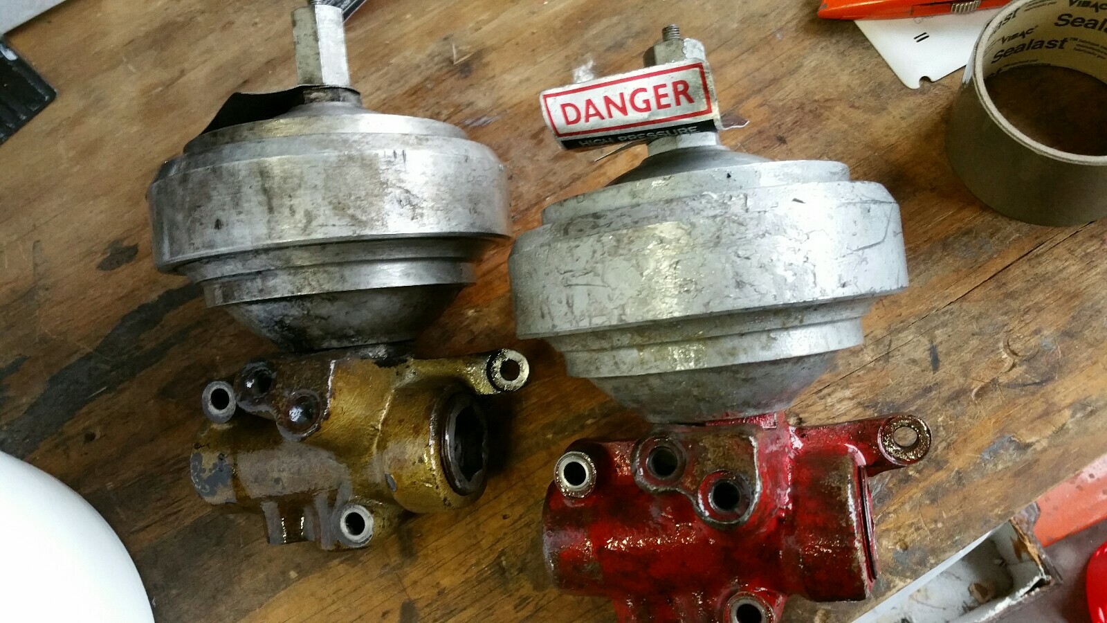 ROLLS ROYCE ACCUMULATOR AND VALVE ☆ I REBUILD YOUR UNIT, YOU SEND ME "YOUR" UNIT