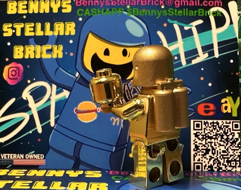 NEW 100% LEGO Classic Chrome Gold Spaceman W/ Custom 🎨 Accessories Mini figure - Image 2 of 2