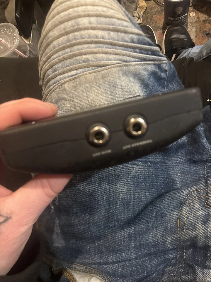 Line 6 Relay G50 Digital Guitar Wireless System Power Cord Not Included - Image 2 of 3