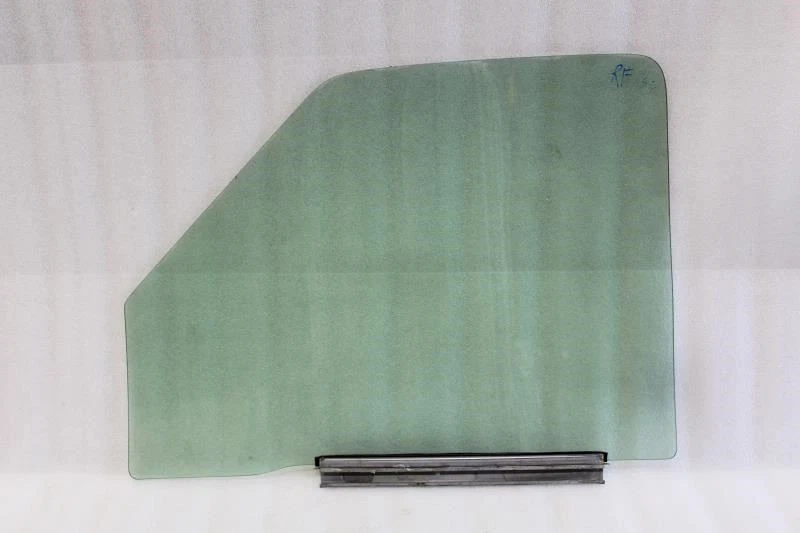 Chevrolet Blazer 1996 lado del pasajero derecho puerta delantera ventana de vidrio Foto 2 de 4