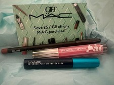 Wspaniała torba Mac Beauty z 3 pełnowymiarowymi produktami o wartości 63 £ - fabrycznie nowa