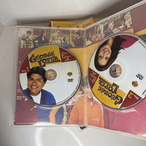 George Lopez: 1st & 2nd Seasons (DVD Set, 2002) - Foto 7 di 10