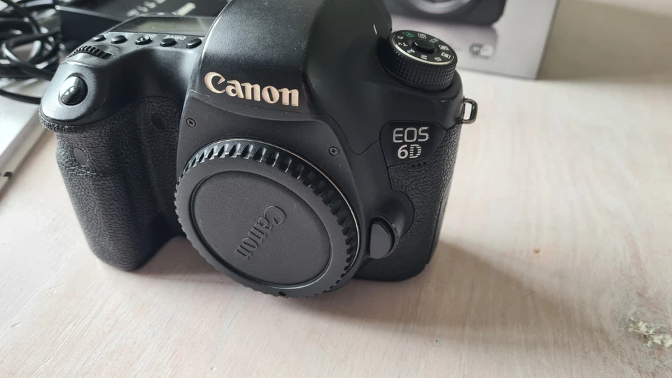 Canon EOS 6D ( 60k clicks) - Bild 2 von 4