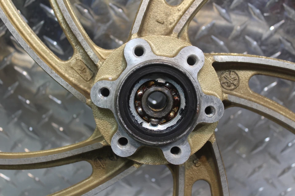 1981 YAMAHA XJ650L MIDNIGHT MAXIM GOLD FRONT WHEEL RIM 4H7-25168-29-8L (1.89x19) - Image 3 of 4