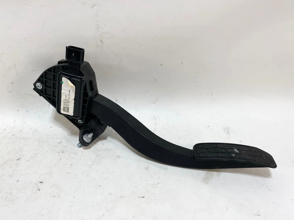 17-20 JAGUAR F-PACE X761 ACCELERATOR THROTTLE GAS PEDAL TRAVEL SENSOR W/ PAD OEM - Image 2 of 3