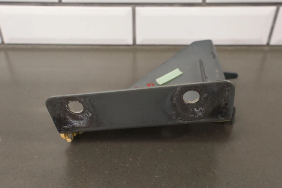 2004-2006 Pontiac GTO (2-Door) 18 Gallon Gasoline Fuel Tank Cross Brace W/Mounts - Image 4 of 4