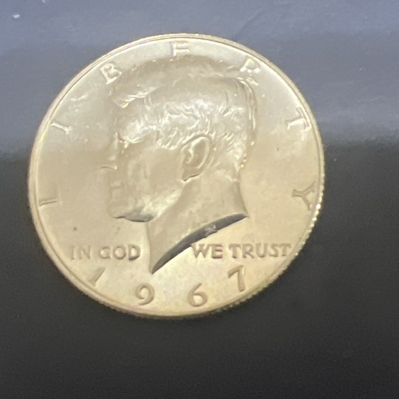 1967 P Kennedy Half Dollar 40% SILVER  *AU - ABOUT UNCIRCULATED* *FREE SHIPPING*