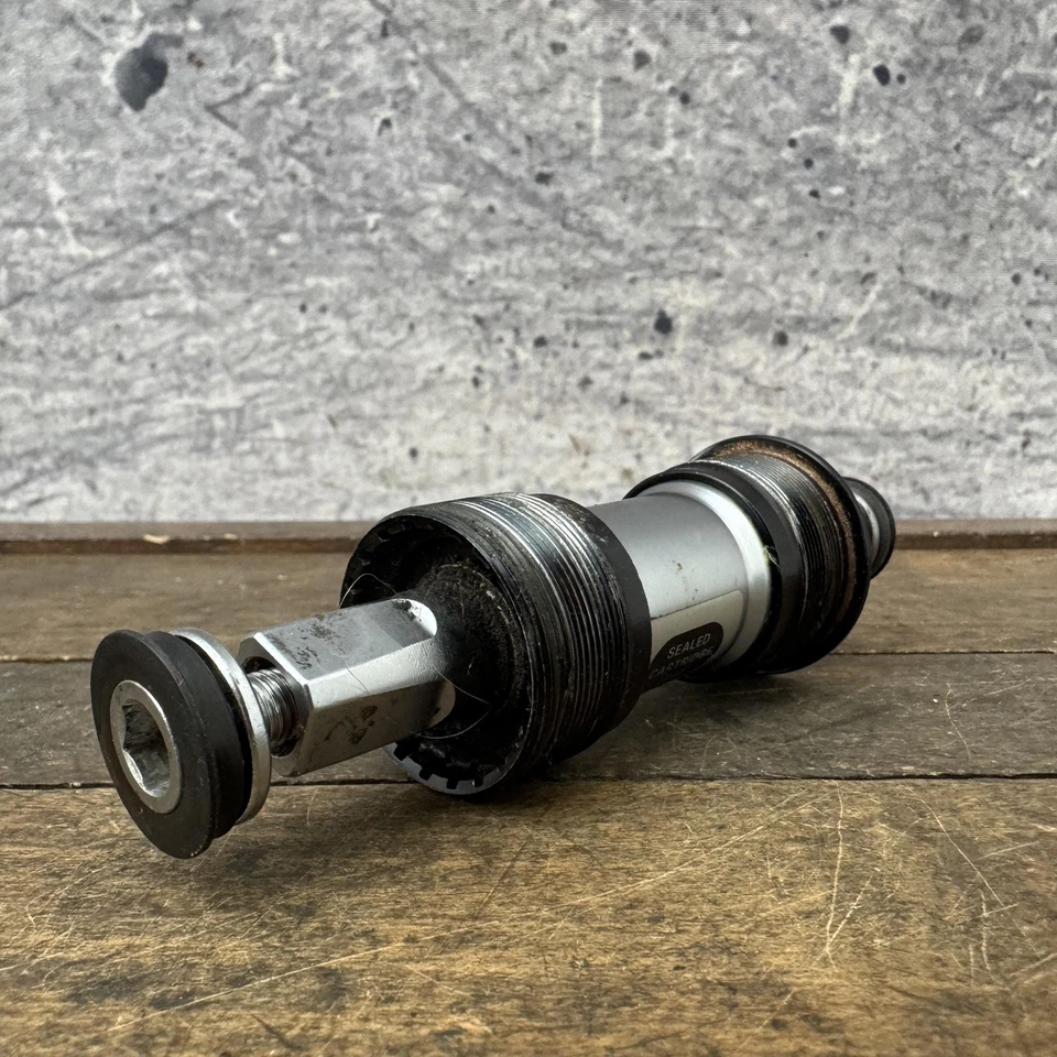 Shimano BB-UN72-E Sealed Cartridge Bottom Bracket 111 68 Square Taper Axle - Image 2 of 4