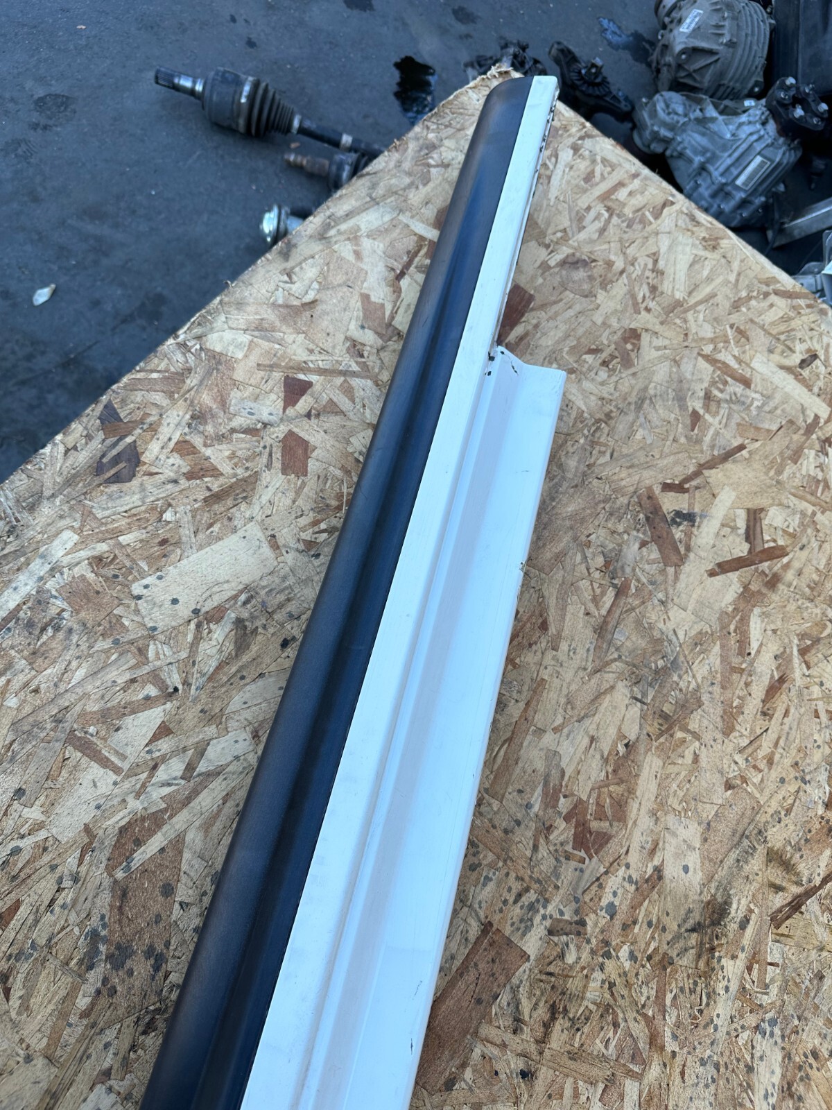 LEFT DRIVER SIDE SKIRT ROCKER PANEL MOLDING OEM 14-20 MASERATI GHIBLI S Q4