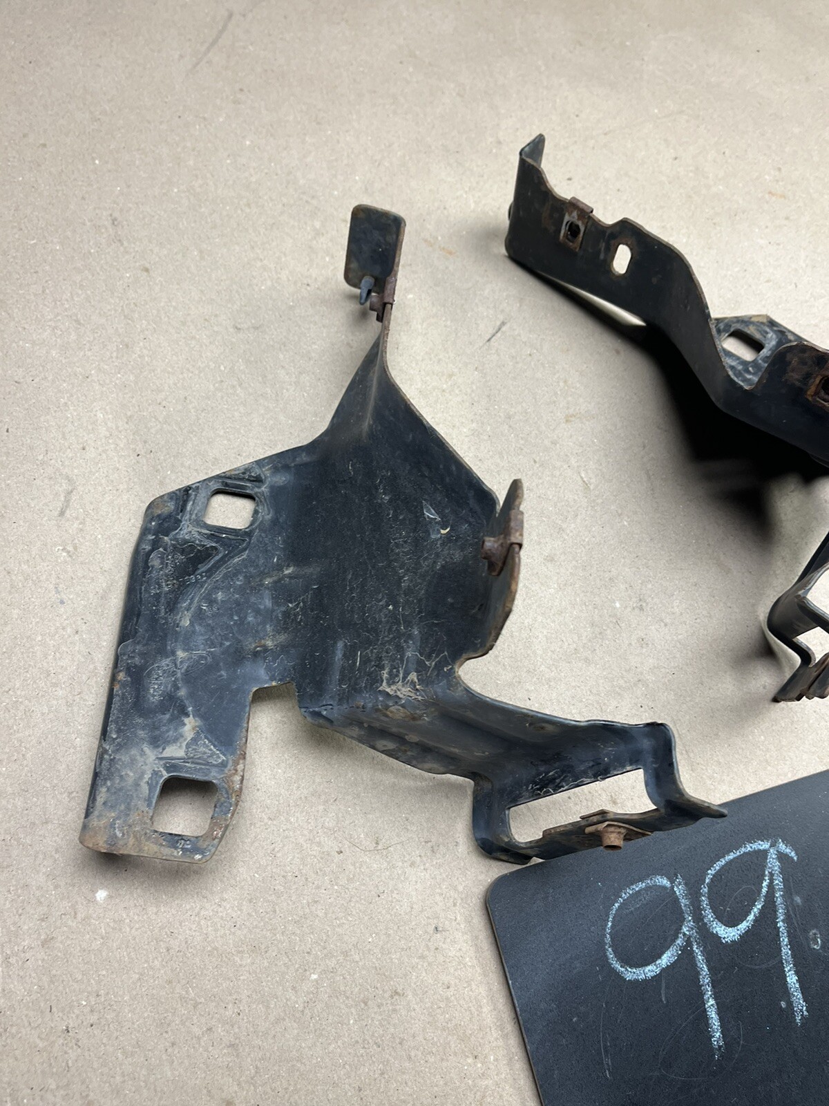 Fo1066158 Front Left Bumper Face Bar Bracket Driver Side LH Hand  