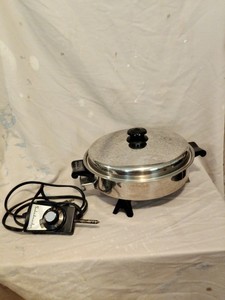 Poêle électrique Saladmaster 7815E – Inox 11 Pouces – Avec Couvercle Vapeur – Fonctionne