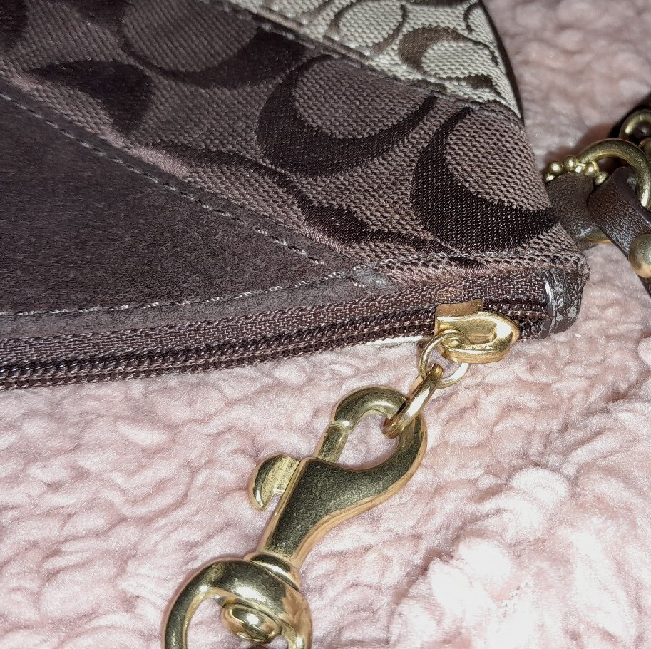 Coach EUC Chevron Patchwork Large Wristlet GOLD S… - image 7