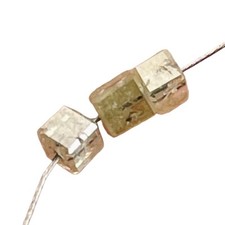 Cuentas cubo diamante canario natural | 0,58 quilates | 2x2x2 mm | 3 cuentas |