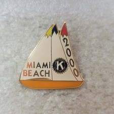 Vintage Kiwanis International Miami Beach 2000 Convention Lapel Pin Enamel