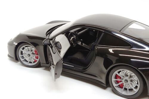 Minichamps 1:18 Porsche 911 GT3 (991.2) in Black - Picture 13 of 13