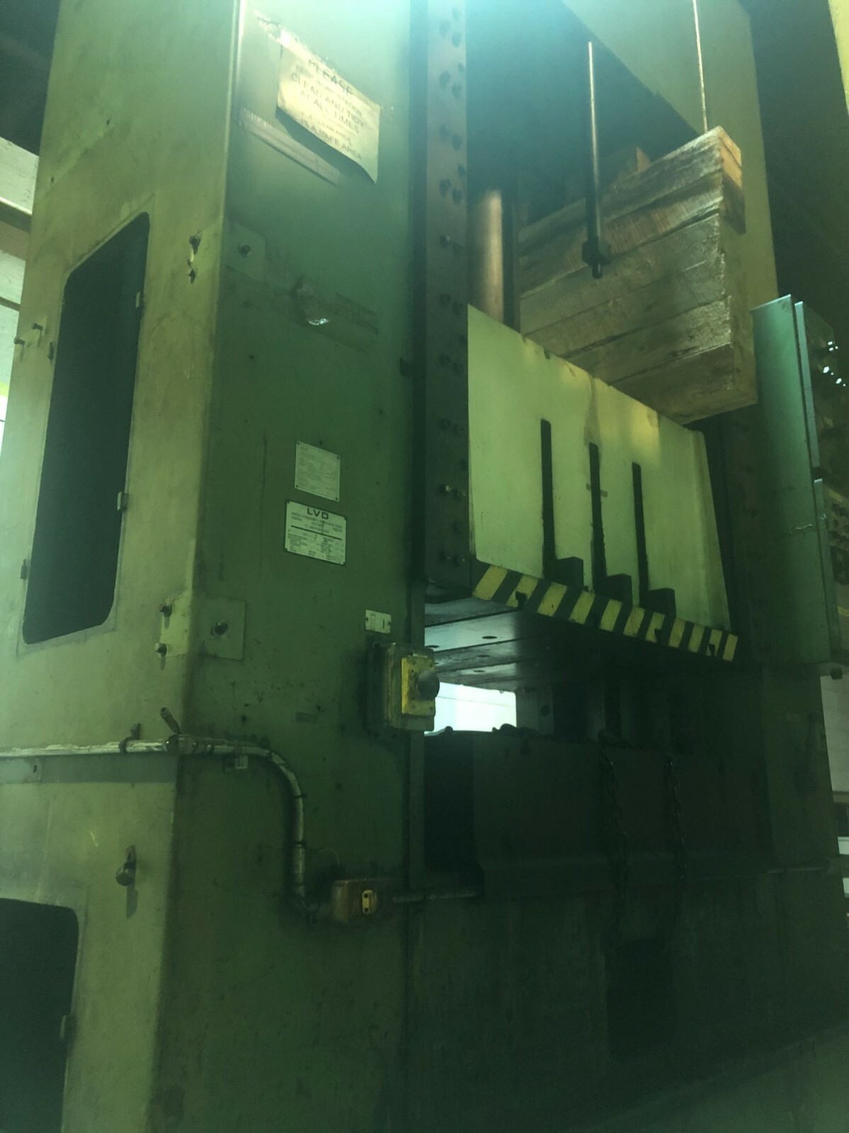 220 Ton Hydraulic Press for Sale • 31" Stroke, 53" Daylight, Cushion in