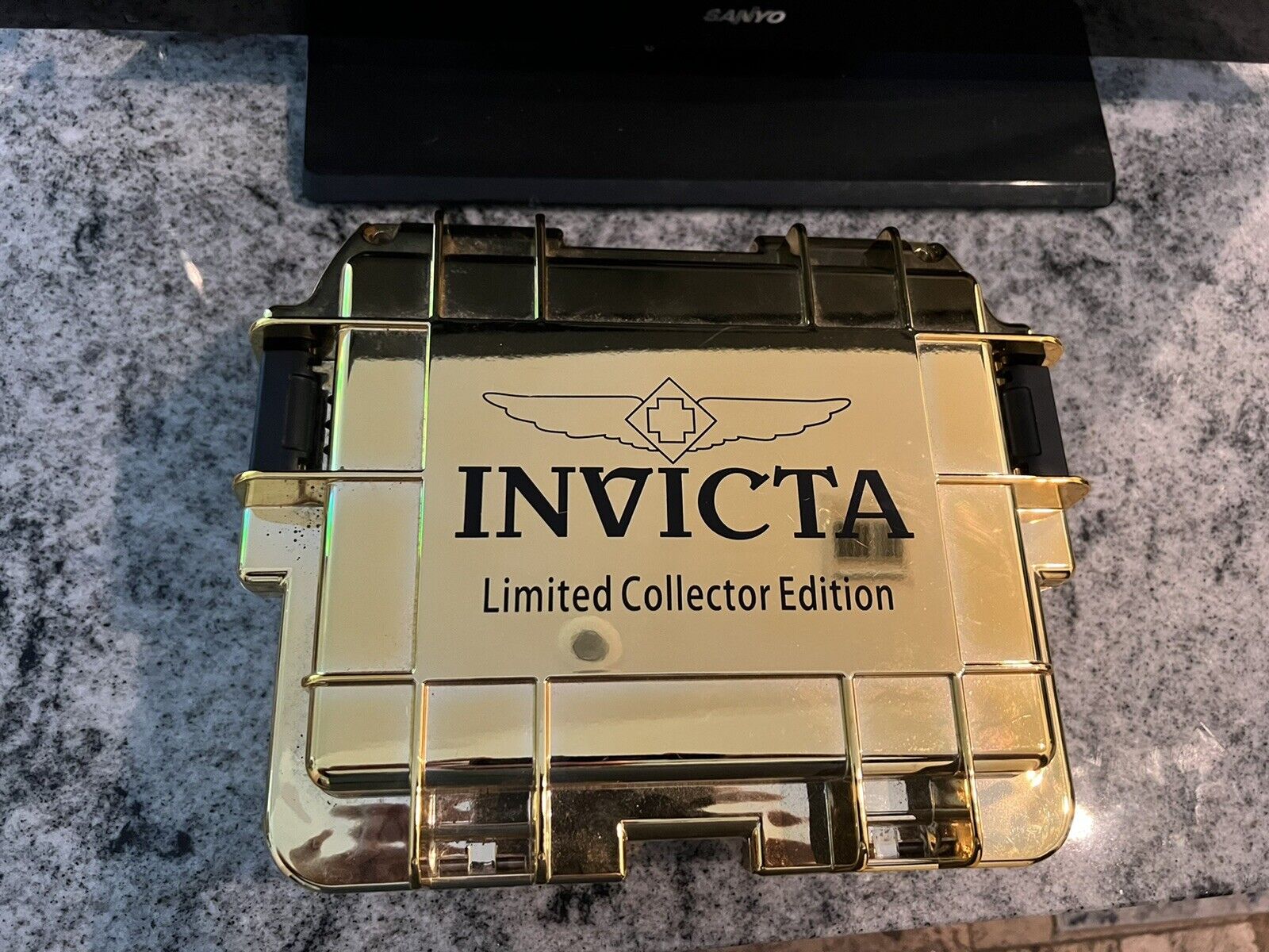 Invicta Watch Limited Collector Edition Gold 3 Slot Waterproof Case Foam Inserts