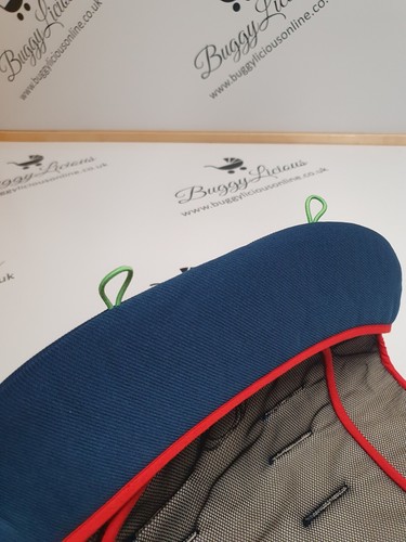 Bugaboo Universal Sitzeinlage dunkelblau mit rotem Rand - Bild 4 von 6