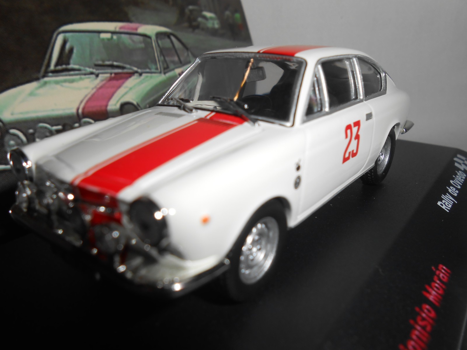 Seat 850 Coupe Rallye Oviedo 1967 1/43 replique de prestige finition metal injecte
