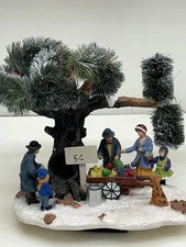 Holiday Time Park Scene Village Collectibles Food Cart Original Box Excellent 