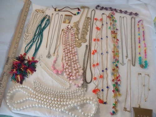 Lot of 26 Pieces Vintage Beaded Pearly Etc Costume Jewelry Necklaces Wearable