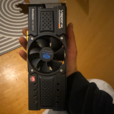 SAPPHIRE Vapor-X AMD Radeon HD 5870 PCIe x16 Grafikkarte mit Lüfter