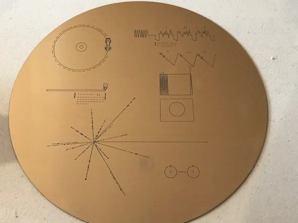 NASA VOYAGER GOLDEN Record + Pioneer plaque with explanation plaques - Image 2 of 4