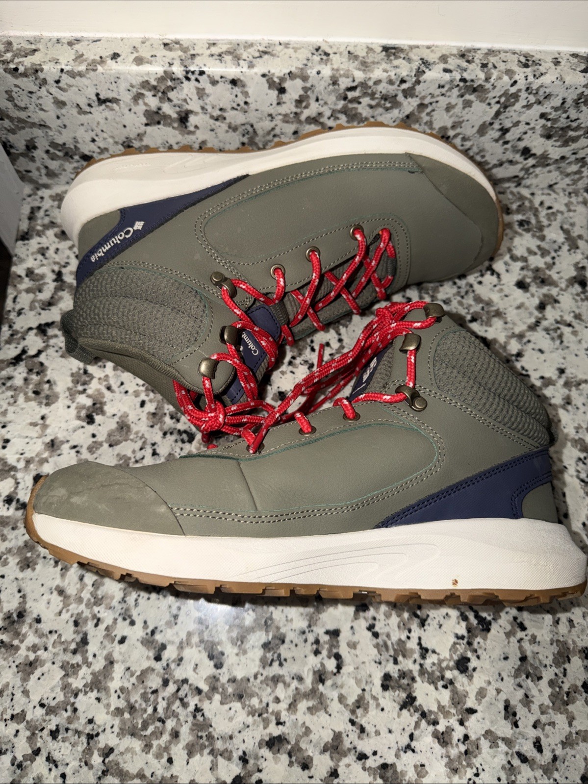 Columbia Hiking Boots 8.5 Green Trail Outdoor Trekking Gorpcore Mid Top image 5