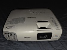 Epson EB-X20 H570B HDMI Home Cinema Projector with remote, 2428 Lamp Hours