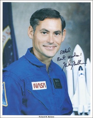 RICHARD ''MIKE'' MULLANE - INSCRIBED PHOTOGRAPH SIGNED