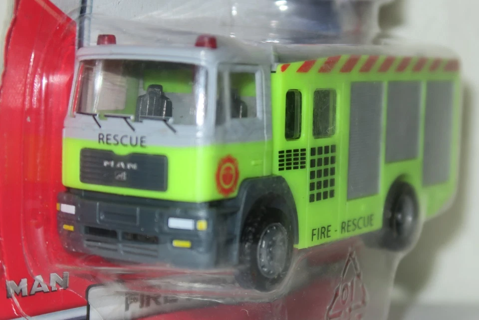 Camión de bomberos Dickie Toys SOS MAN modelo de juguete, escala 1/87 Foto 2 de 4
