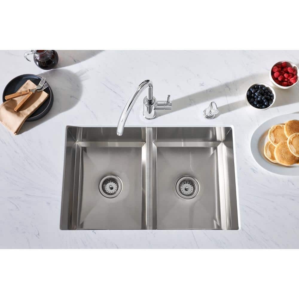 Sombra SingleHandle Standard Kitchen Faucet with Side Sprayer in