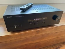 Yamaha R-S202 Bluetooth Stereo Receiver