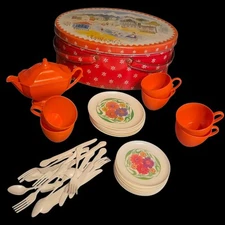 Vintage Tin Picnic Basket Childrens Tea Set Plastic Floral 38pc Retro MCM READ