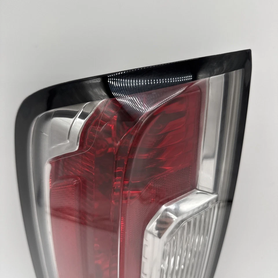 Conjunto de lanterna traseira 2020 GMC Canyon esquerda e direita driver passe lateral fabricante de equipamento original com lâmpadas - Imagem 4 de 4