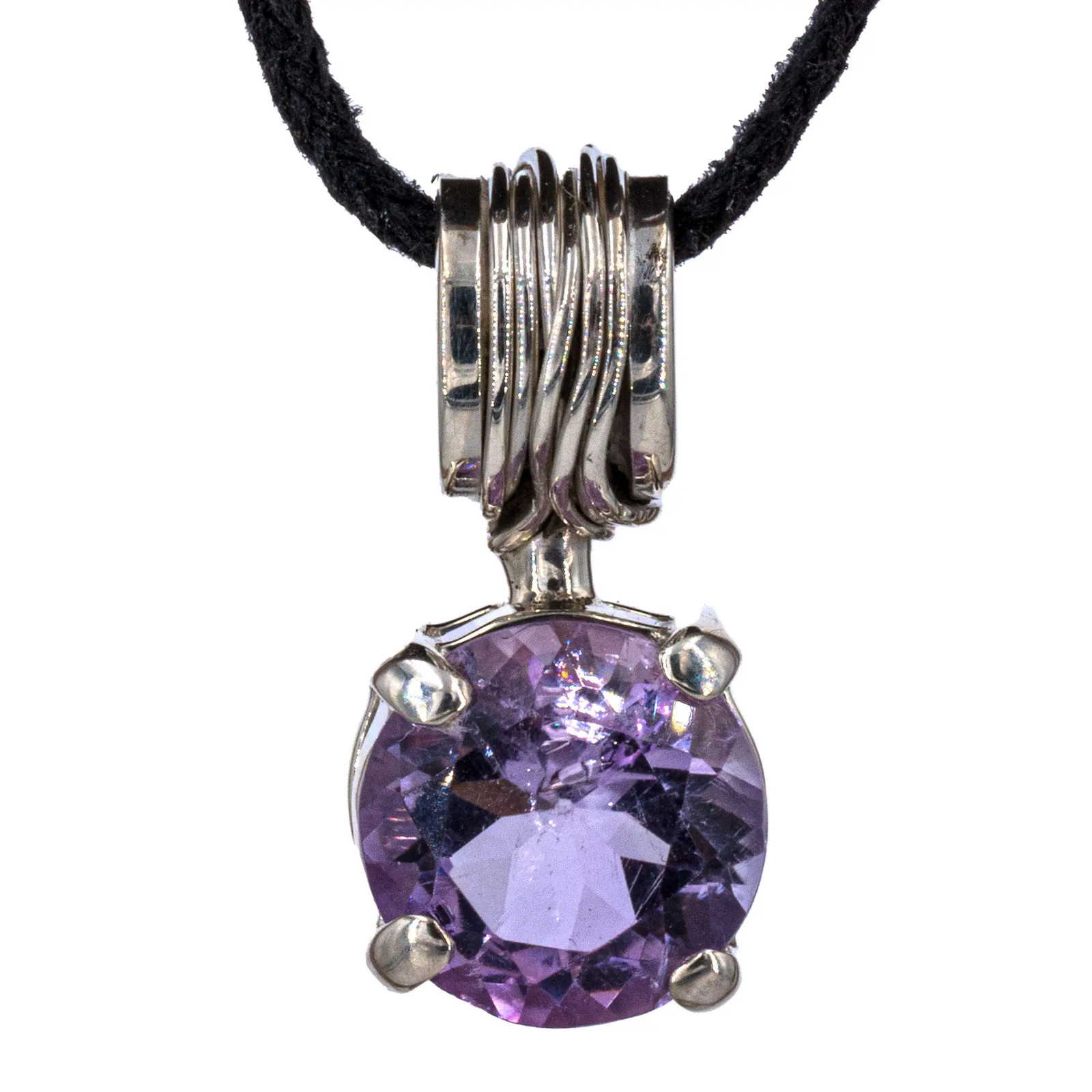 Pendentif améthyste argent pour sublimer élégamment votre tenue de soirée chic