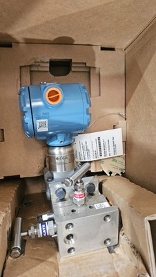 NEW Rosemount 3051S Transmitter 0-2000 PSI with Valve 3051S2CG5A2A12