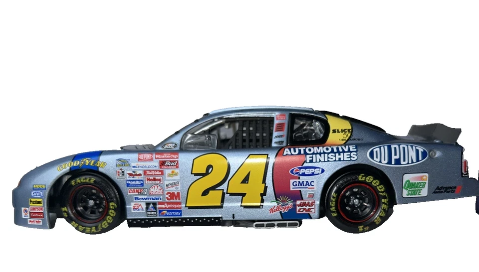 Coche Chevy fundido a presión vintage Jeff Gordon #24 Silver Millennium DuPont NASCAR 2000 Foto 3 de 4