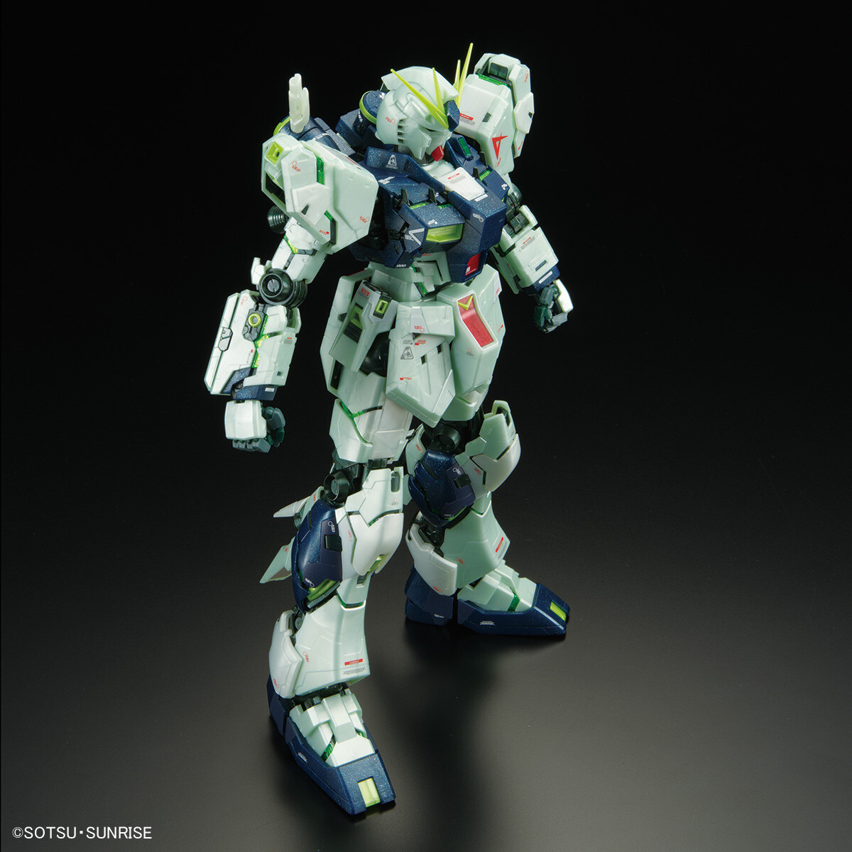 バンダイMG RX−93 中国限定 バンダイ MG RX93 νガンダム 中国限定 ガンプラ