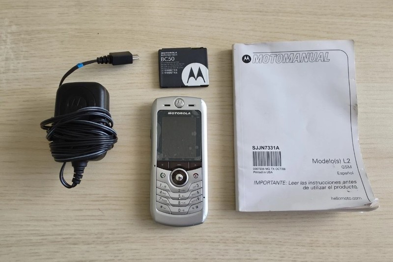 Vintage Motorola L2 (Cingular) - Great Shape, For Parts / Prop / Collector