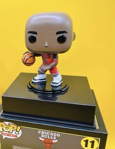 Funko POP Michael Jordan Die-Cast Metal NBA Chicago Bulls #11 Common W/hard case