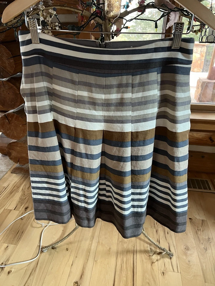 Falda plisada hasta la rodilla Banana Republic línea A multicolor, bolsillos, talla 8 Foto 2 de 4