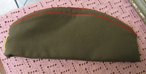 DIVISA MILITARE SOVIETICA BERRETTO DA FORAGGIO di ufficiale di FANTERIA taglia 58 - Foto 2 di 3