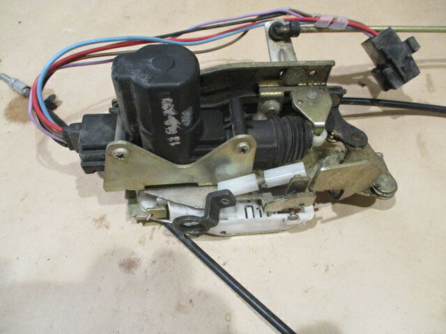 Ferrari, 355-348 - RH Door Lock With Cable / Actuator - P/N 64685200