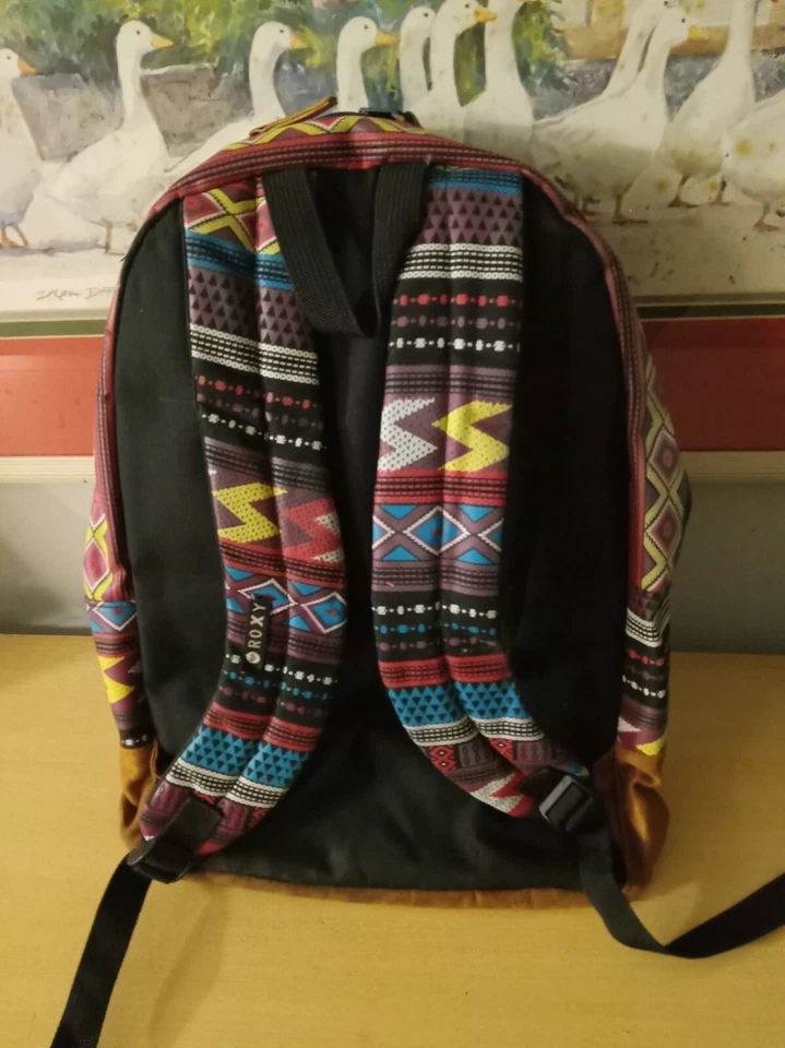 Mochila Roxy Nativa Estampado Azteca Tamaño Completo Imitación Gamuza Detalle Bolsillos Cremalleras Foto 2 de 4