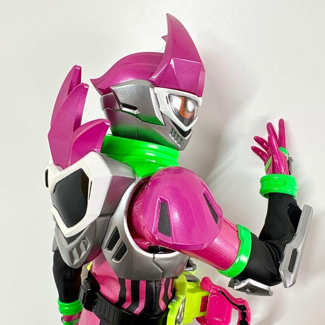 Real Action Heroes No.769 RAH GENESIS Kamen Rider Ex-Aid Figure
