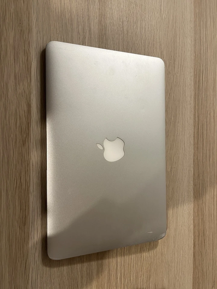 MacBook Air 11" A1465 (2014) EMC2631, 4GB RAM 128GB SSD - Bild 2 von 4