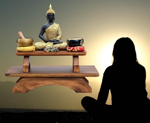 Intrincada mesa de meditación de mango de 16" de alto - perfecta para espacios de oración - Imagen 4 de 10